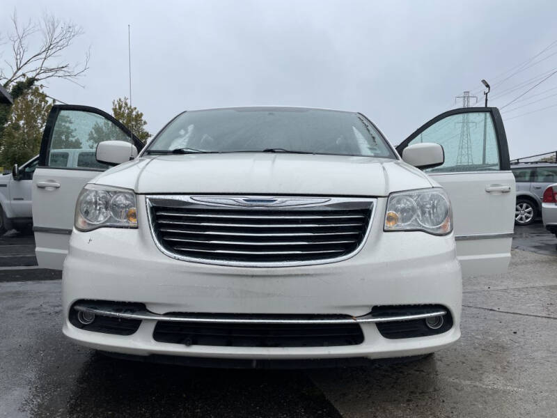 2011 Chrysler Town and Country Touring