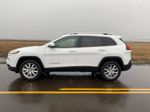2017 Jeep Cherokee for sale at M AND S CAR SALES LLC in Independence OR