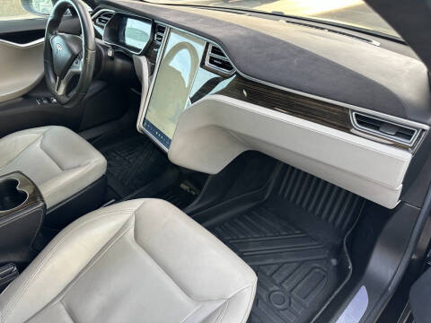 2015 Tesla Model S 70