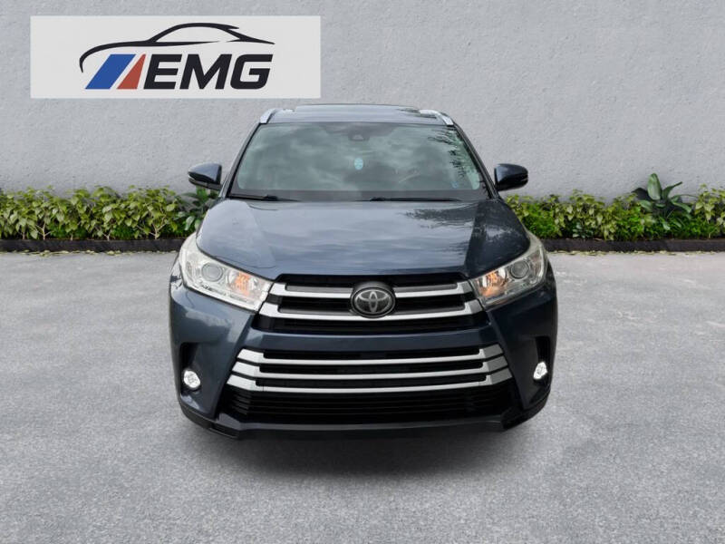 2017 Toyota Highlander SE