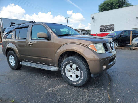 2005 Nissan Pathfinder SE