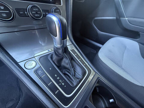 2016 Volkswagen e-Golf SE