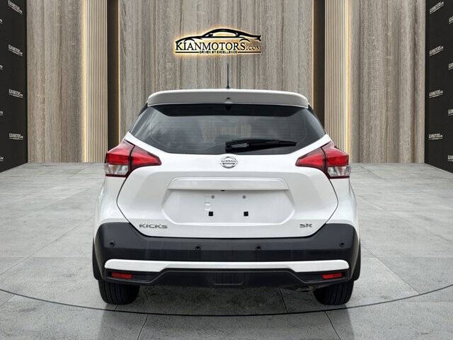 2020 Nissan Kicks SR
