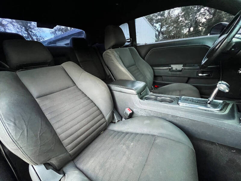 2011 Dodge Challenger SE