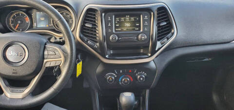 2017 Jeep Cherokee Sport