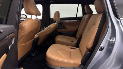 2023 Toyota Highlander Platinum