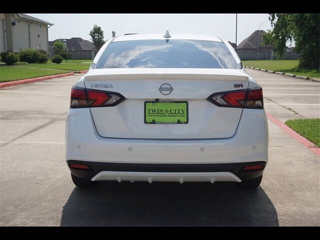 2025 Nissan Versa SR