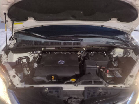 2012 Toyota Sienna LE 8-Passenger