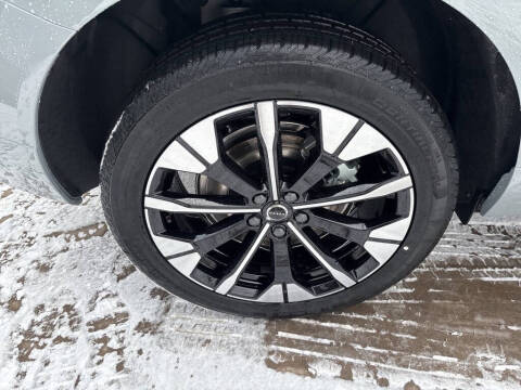 2026 Volvo XC60 T8 Plus