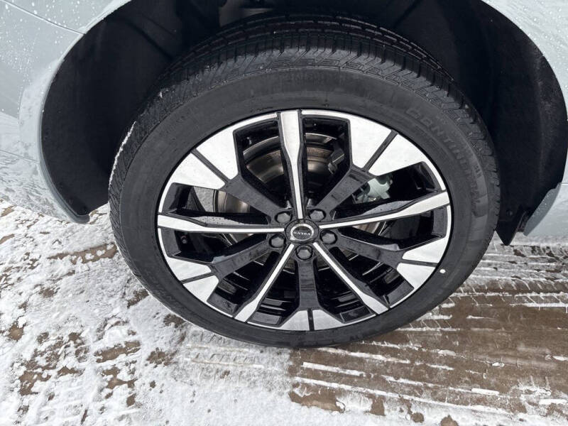 2026 Volvo XC60 T8 Plus