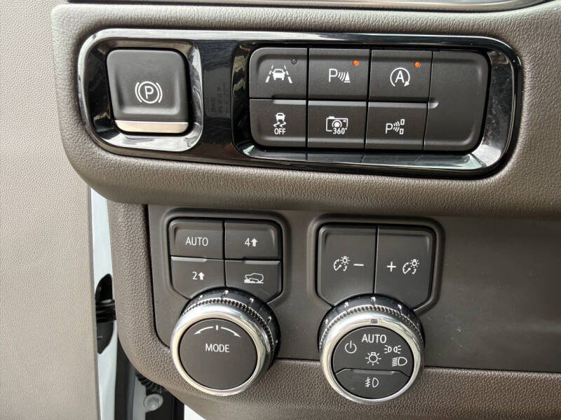 2025 GMC Yukon Elevation