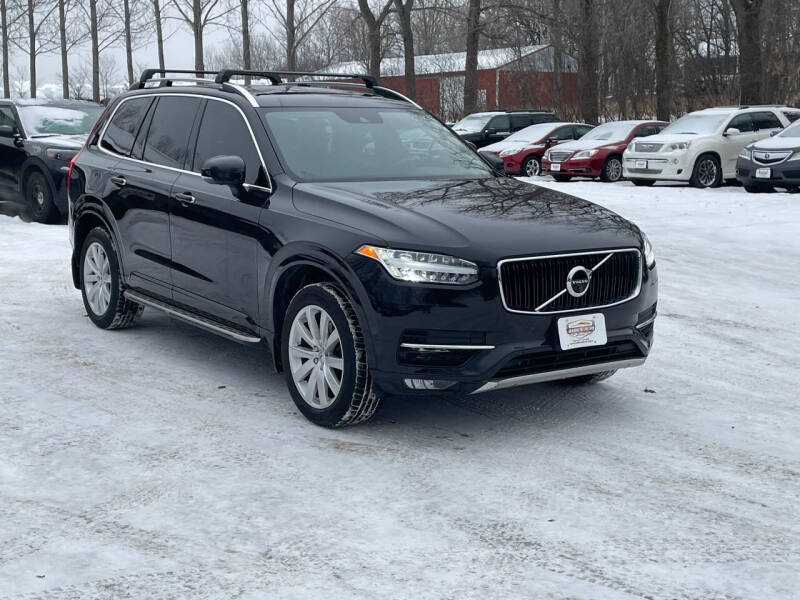 2016 Volvo XC90 Momentum photo 2