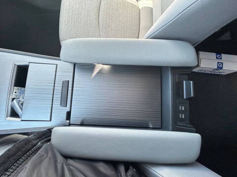 2025 Toyota Sienna LE 8-Passenger