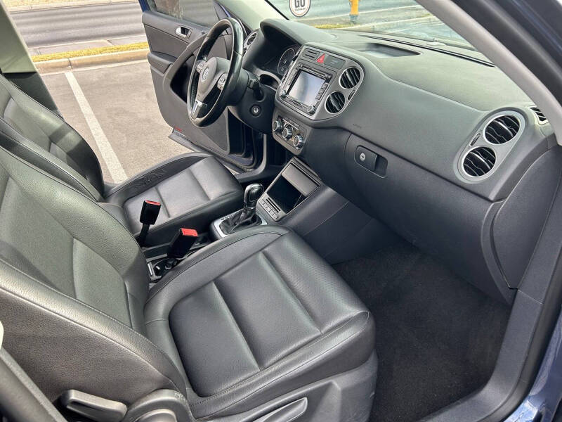 2011 Volkswagen Tiguan SE