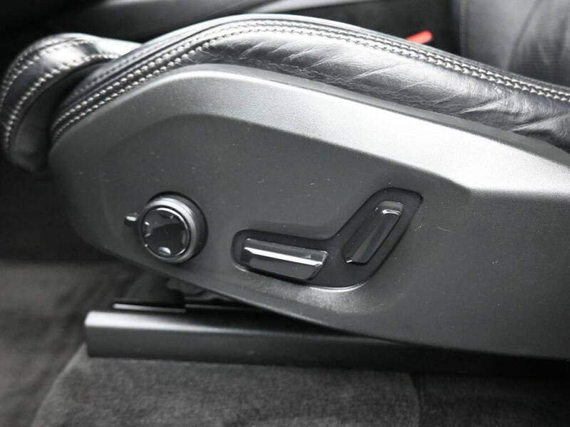 2021 Volvo XC90 T6 Inscription 6-Passenger