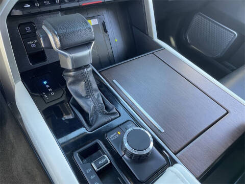 2023 Toyota Sequoia Capstone