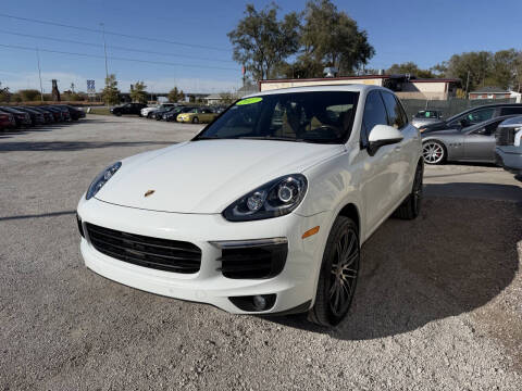 2017 Porsche Cayenne Platinum Edition