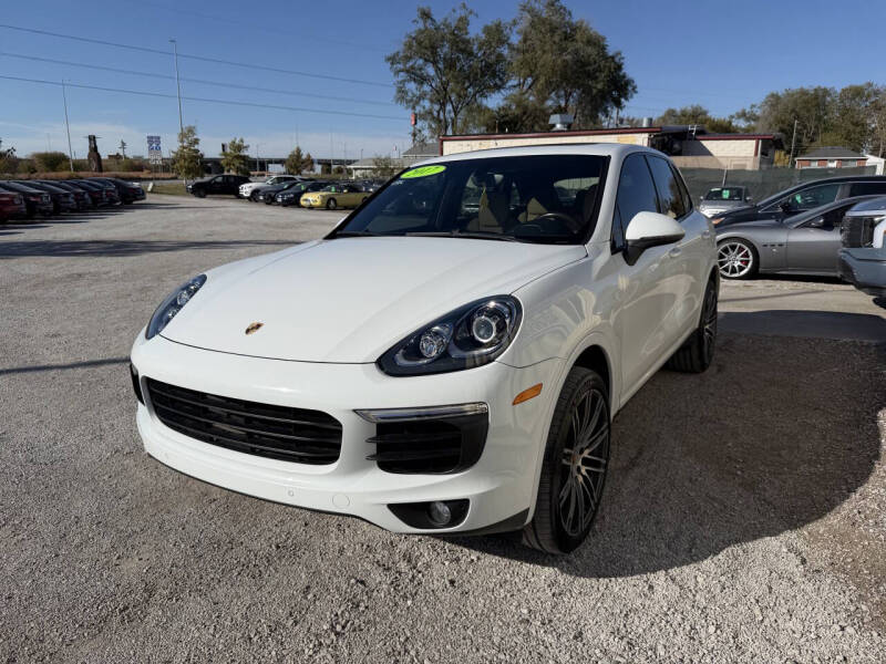 2017 Porsche Cayenne Platinum Edition photo 2