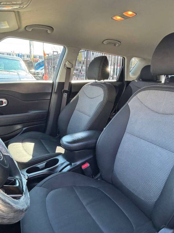 2017 Kia Soul +