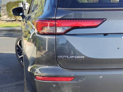 2025 Mitsubishi Outlander PHEV SEL
