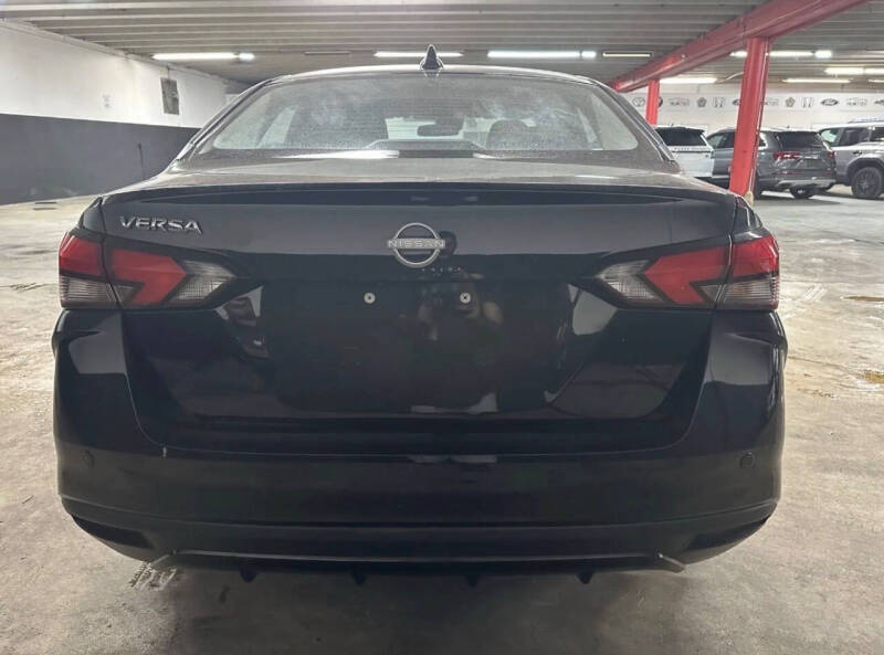 2025 Nissan Versa SV