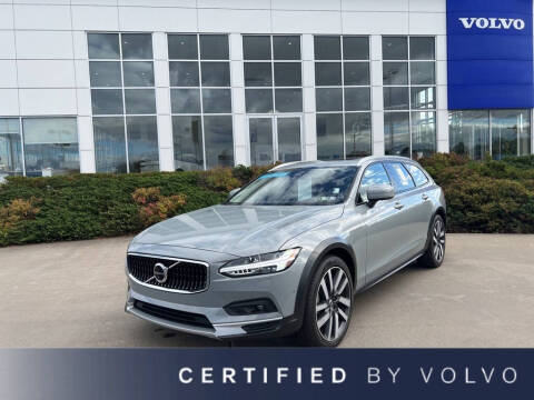 2025 Volvo V90 Cross Country B6 Plus