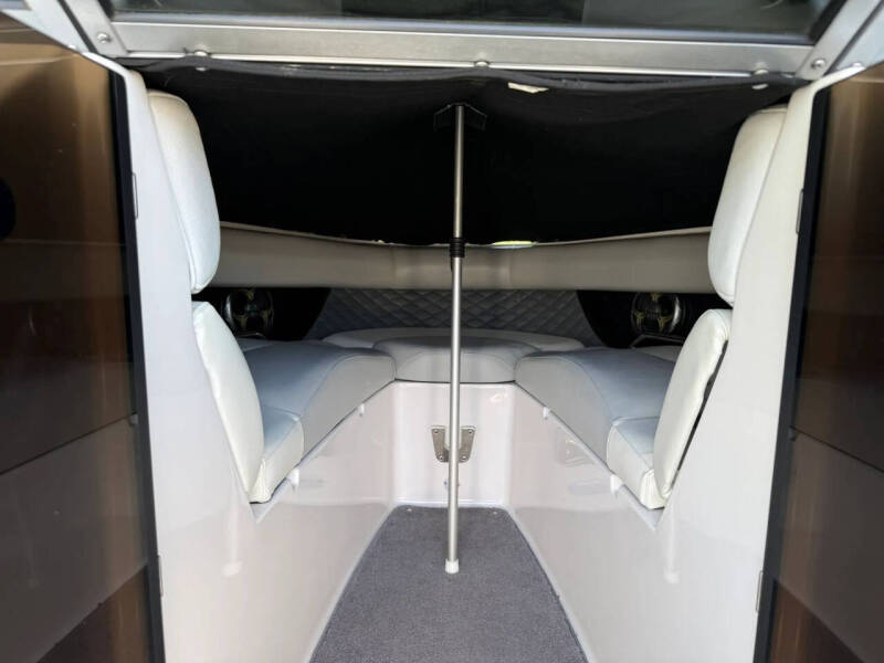 2012 Regal 2300