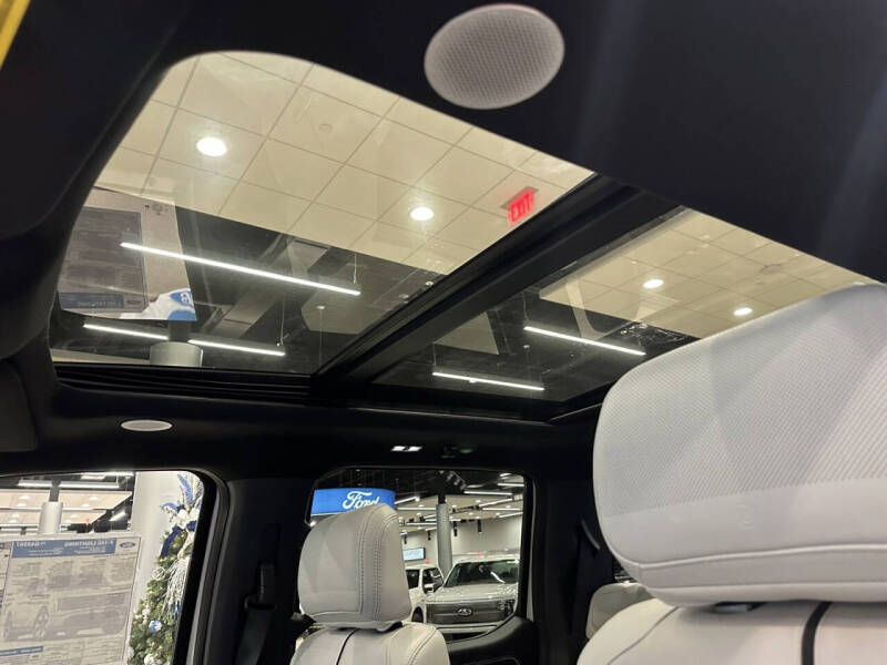 2023 Ford F-150 Lightning XLT