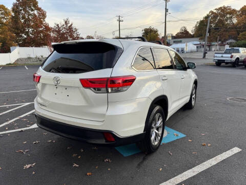2017 Toyota Highlander LE