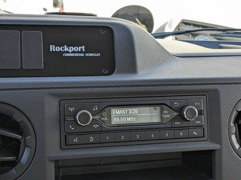 2024 Ford E-Series E-450 SD