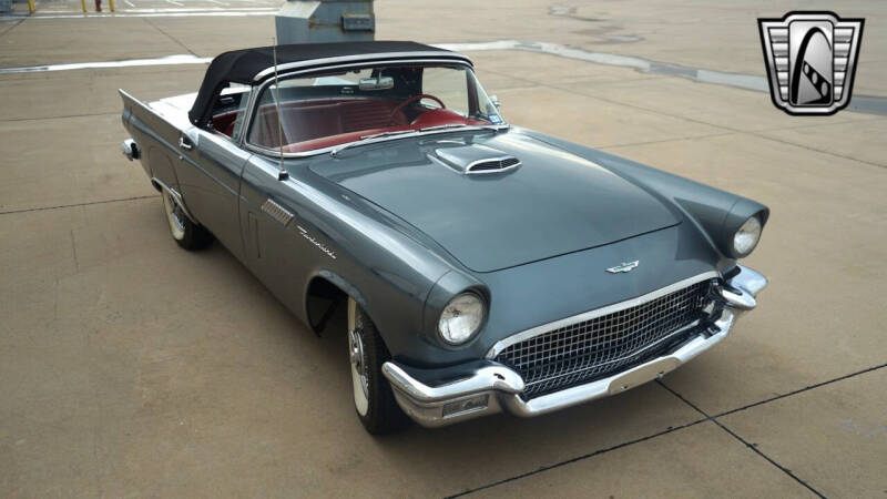 1957 Ford Thunderbird