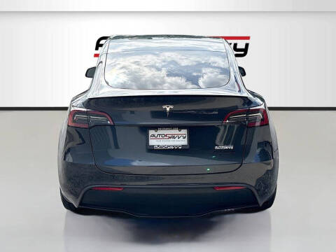2024 Tesla Model Y Performance