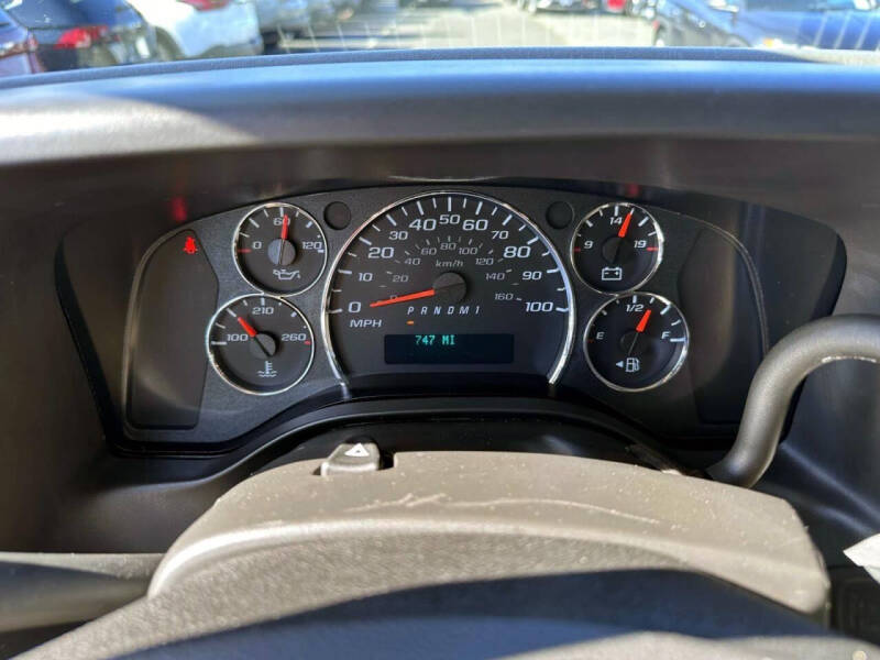 2025 Chevrolet Express 2500