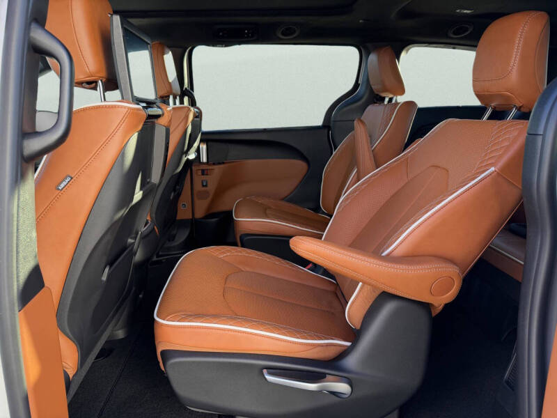 2026 Chrysler Pacifica Pinnacle