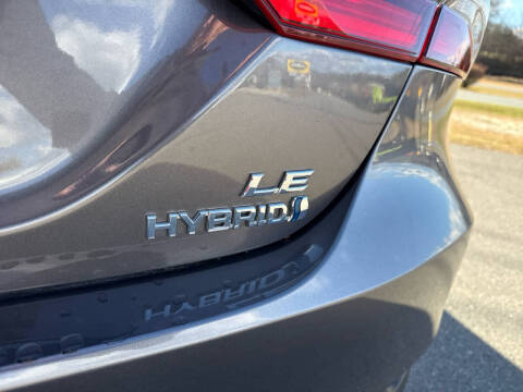 2024 Toyota Camry Hybrid LE