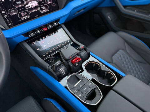 2025 Lamborghini Urus SE