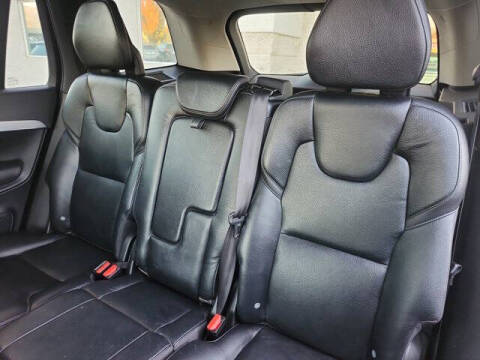 2016 Volvo XC90 T5 Momentum