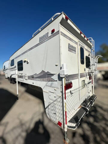 2000 Lance Camper 1010