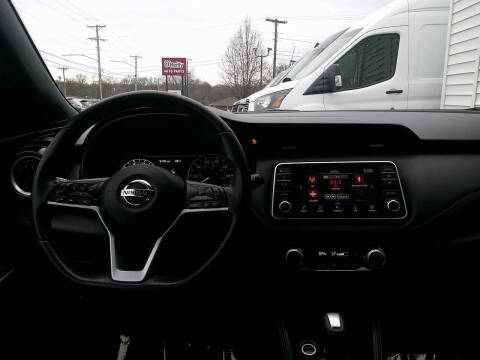 2019 Nissan Kicks SR