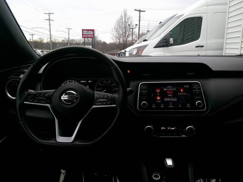 2019 Nissan Kicks SR