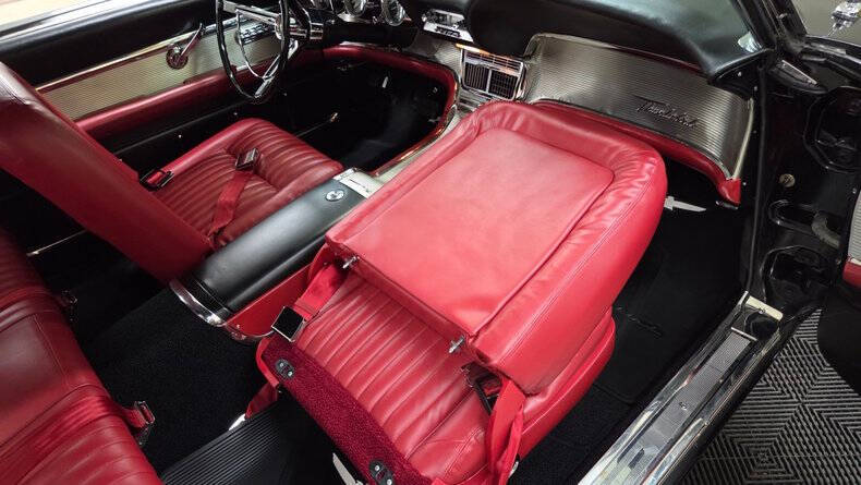 1962 Ford Thunderbird