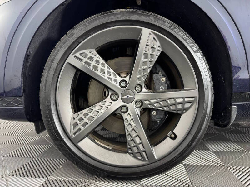 2023 Genesis GV70 2.5T Standard