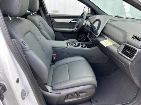 2025 VinFast VF8 Plus