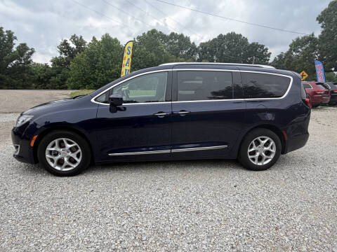 2017 Chrysler Pacifica Touring-L Plus