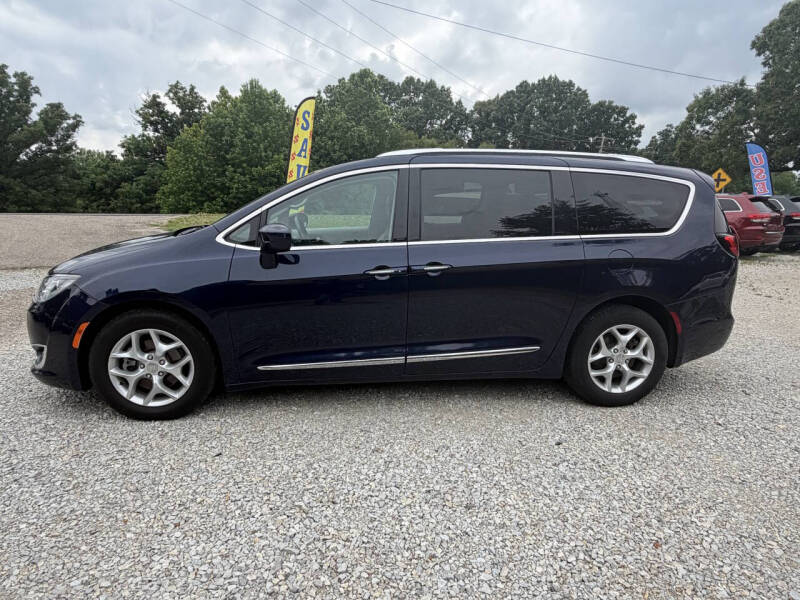 2017 Chrysler Pacifica Touring-L Plus