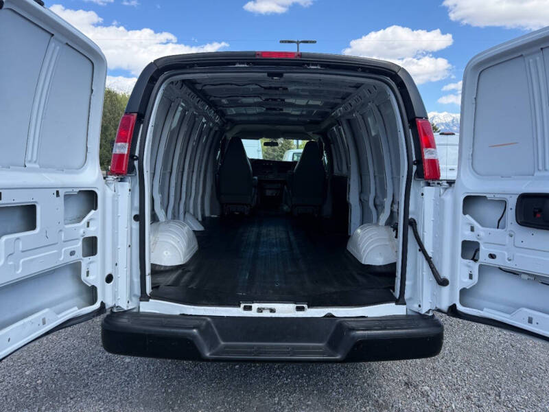 2023 GMC Savana 2500