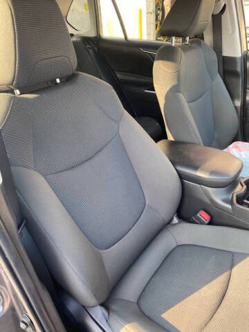 2022 Toyota RAV4 Hybrid LE