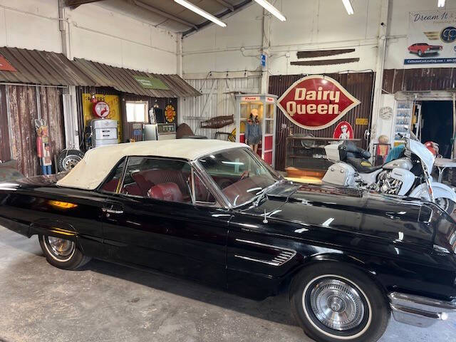 1965 Ford Thunderbird