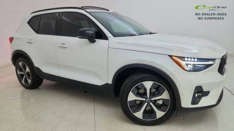 2026 Volvo XC40 B5 Plus
