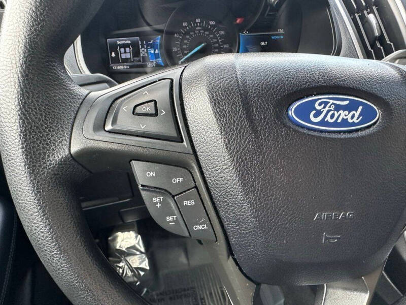 2022 Ford Edge SE